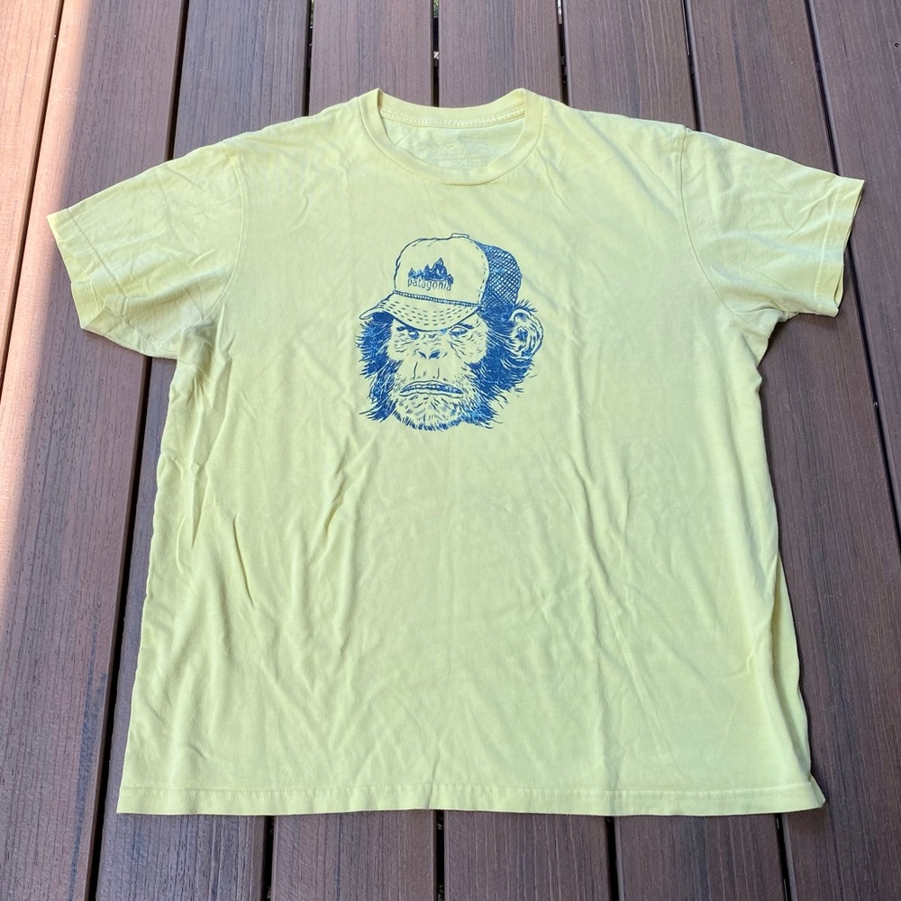 Patagonia tee tshirt mens size XL yellow